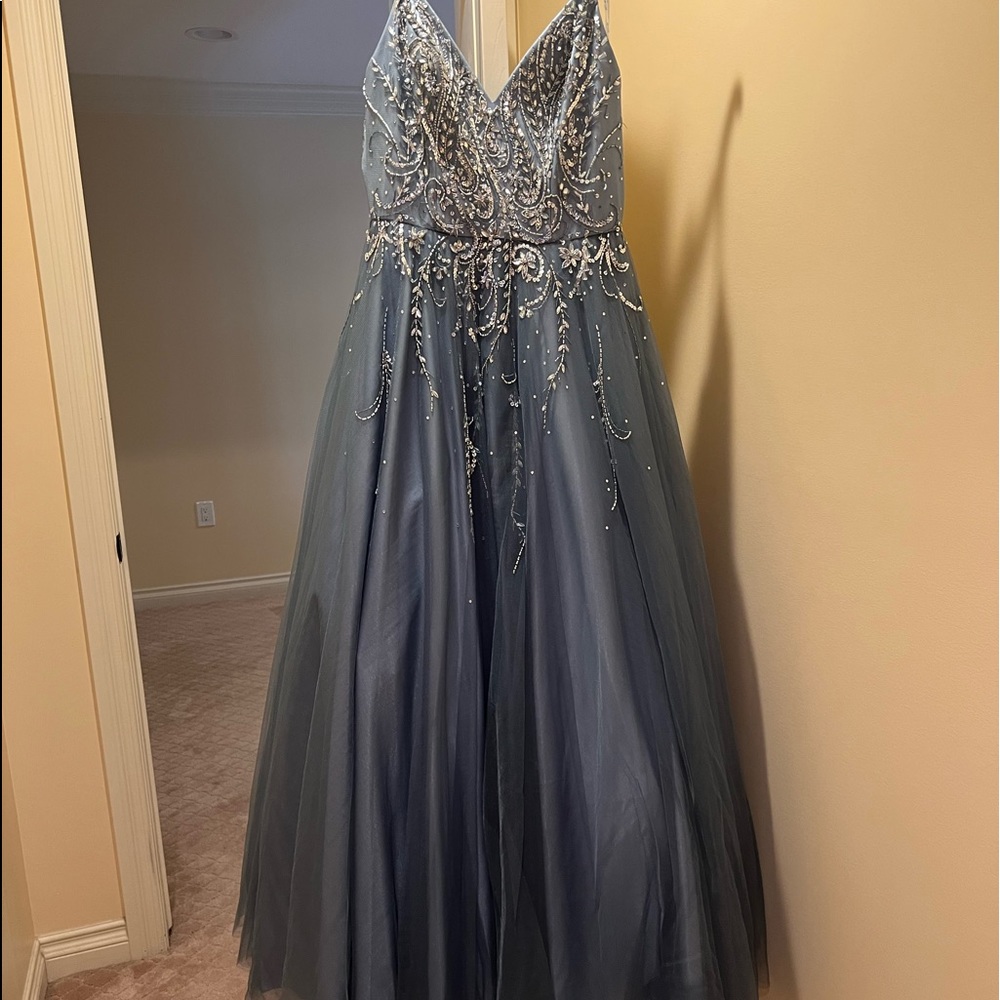 blue dress